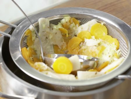 Krabbensuppe mit Erbsen Zubereitung Schritt 5 Krabbensuppe mit Erbsen Zubereitung Schritt 5