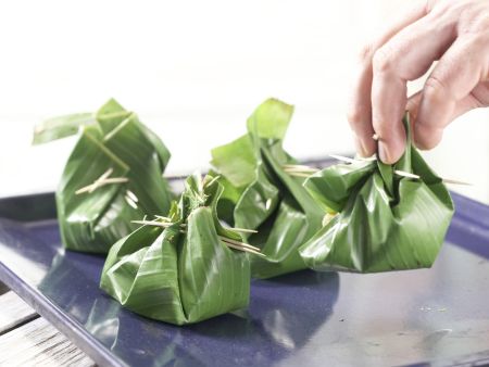 Lachs im Bananenblatt Zubereitung Schritt 7 Lachs im Bananenblatt Zubereitung Schritt 7