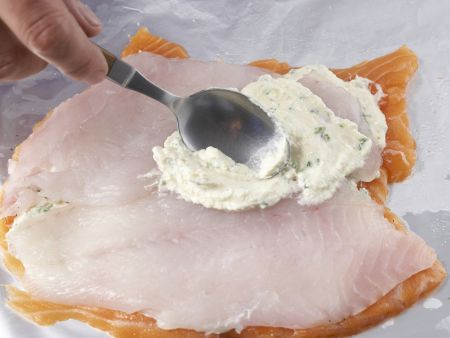 Lachs-Zander-Roulade Zubereitung Schritt 8 Lachs-Zander-Roulade Zubereitung Schritt 8