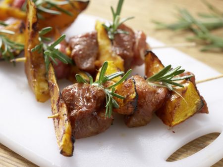 Lammspieße mit Bulgursalat Zubereitung Schritt 6 Lammspieße mit Bulgursalat Zubereitung Schritt 6
