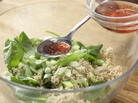 Lammspieße mit Bulgursalat Zubereitung Schritt 9 Lammspieße mit Bulgursalat Zubereitung Schritt 9