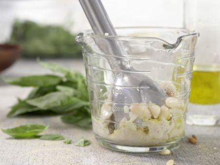 Leichtes Pesto Zubereitung Schritt 4 Leichtes Pesto Zubereitung Schritt 4