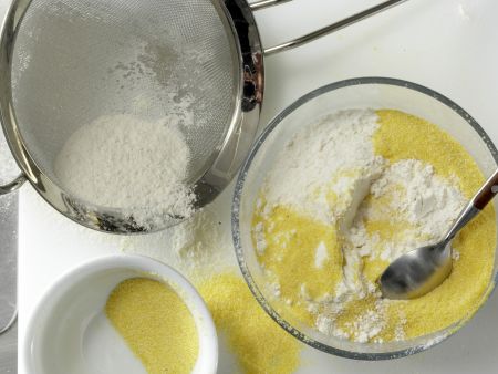 Maisgrieß-Rührkuchen Zubereitung Schritt 4 Maisgrieß-Rührkuchen Zubereitung Schritt 4