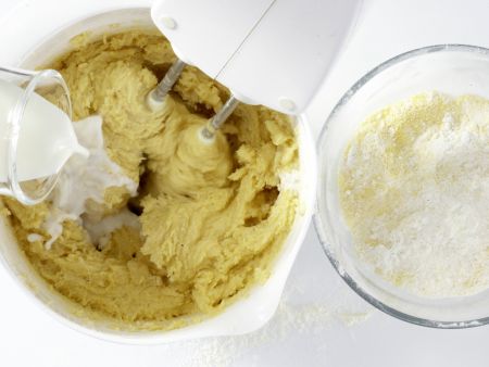 Maisgrieß-Rührkuchen Zubereitung Schritt 5 Maisgrieß-Rührkuchen Zubereitung Schritt 5