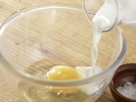 Mandelgrütze mit Rahmspinat Zubereitung Schritt 3 Mandelgrütze mit Rahmspinat Zubereitung Schritt 3