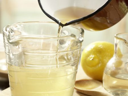 Marinierte Melonenkugeln Zubereitung Schritt 2 Marinierte Melonenkugeln Zubereitung Schritt 2