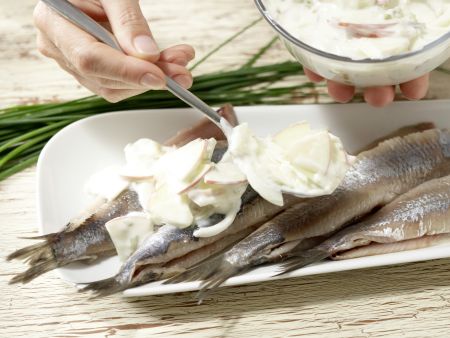 Matjes nach Hausfrauenart – smarter Zubereitung Schritt 5 Matjes nach Hausfrauenart – smarter Zubereitung Schritt 5