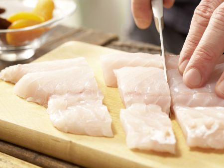 Mediterranes Seelachsfilet "Fisch ahoi" Zubereitung Schritt 1 Mediterranes Seelachsfilet "Fisch ahoi" Zubereitung Schritt 1