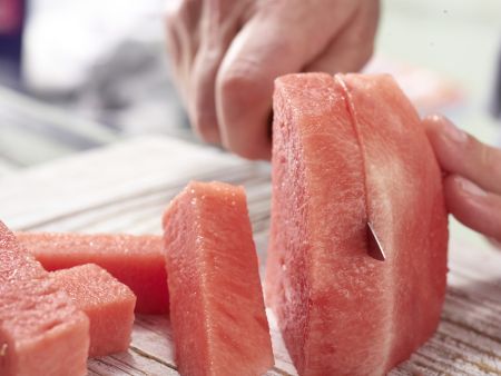 Meloneneis am Stiel Zubereitung Schritt 2 Meloneneis am Stiel Zubereitung Schritt 2