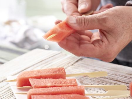 Meloneneis am Stiel Zubereitung Schritt 3 Meloneneis am Stiel Zubereitung Schritt 3