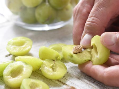 Mirabellenkuchen vom Blech Zubereitung Schritt 5 Mirabellenkuchen vom Blech Zubereitung Schritt 5