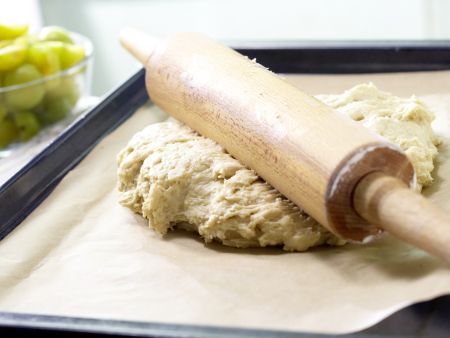 Mirabellenkuchen vom Blech Zubereitung Schritt 6 Mirabellenkuchen vom Blech Zubereitung Schritt 6