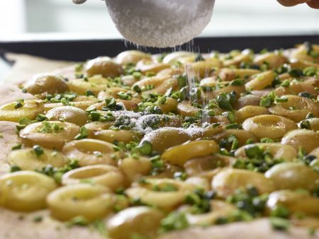 Mirabellenkuchen vom Blech Zubereitung Schritt 9 Mirabellenkuchen vom Blech Zubereitung Schritt 9