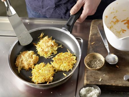 Möhren-Kartoffel-Rösti Zubereitung Schritt 9 Möhren-Kartoffel-Rösti Zubereitung Schritt 9