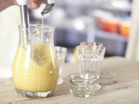 Möhren-Orangen-Drink Zubereitung Schritt 1 Möhren-Orangen-Drink Zubereitung Schritt 1