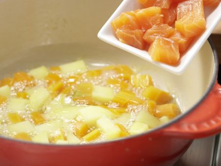 Möhrenbrei mit Lachsfilet Zubereitung Schritt 4 Möhrenbrei mit Lachsfilet Zubereitung Schritt 4