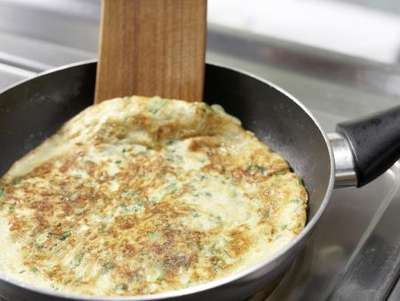 Möhrensuppe mit Pfannkuchenwürfeln Zubereitung Schritt 7 Möhrensuppe mit Pfannkuchenwürfeln Zubereitung Schritt 7
