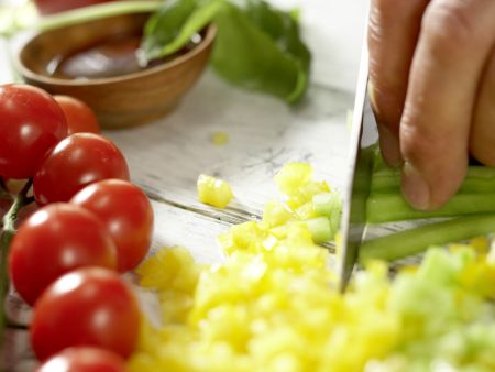 Nudel-Gemüse-Salat Zubereitung Schritt 3 Nudel-Gemüse-Salat Zubereitung Schritt 3