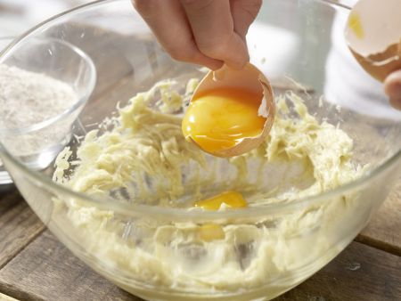 Nusswaffeln mit Honig Zubereitung Schritt 3 Nusswaffeln mit Honig Zubereitung Schritt 3