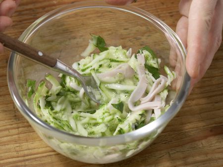 Omelett-Burger mit Zucchini Zubereitung Schritt 4 Omelett-Burger mit Zucchini Zubereitung Schritt 4