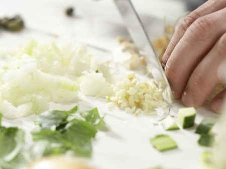 Penne mit Zucchini und Kapern Zubereitung Schritt 2 Penne mit Zucchini und Kapern Zubereitung Schritt 2