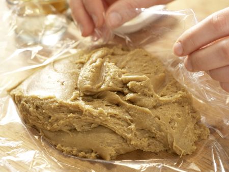 Pfeffernüsse Zubereitung Schritt 3 Pfeffernüsse Zubereitung Schritt 3