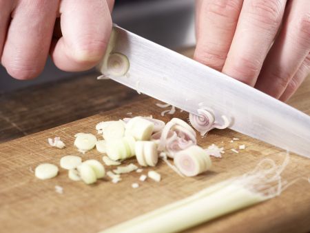 Pikant gefüllte Bananenblütenblätter Zubereitung Schritt 4 Pikant gefüllte Bananenblütenblätter Zubereitung Schritt 4