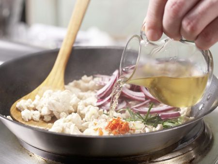 Pikant gefüllte Bananenblütenblätter Zubereitung Schritt 9 Pikant gefüllte Bananenblütenblätter Zubereitung Schritt 9