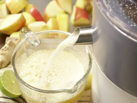 Pikanter Apfel-Ananas-Saft Zubereitung Schritt 4 Pikanter Apfel-Ananas-Saft Zubereitung Schritt 4