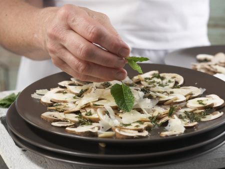 Pilz-Carpaccio Zubereitung Schritt 7 Pilz-Carpaccio Zubereitung Schritt 7