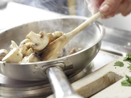 Pilze in Balsamessig Zubereitung Schritt 6 Pilze in Balsamessig Zubereitung Schritt 6