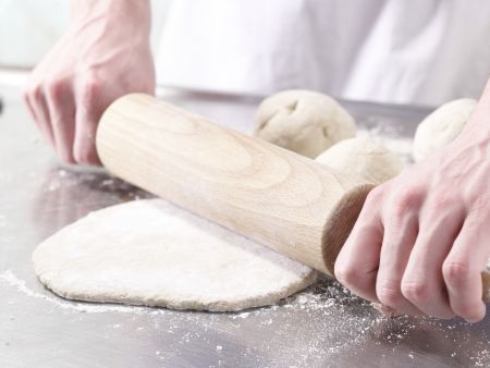 Pizza mit grünem Spargel Zubereitung Schritt 4 Pizza mit grünem Spargel Zubereitung Schritt 4