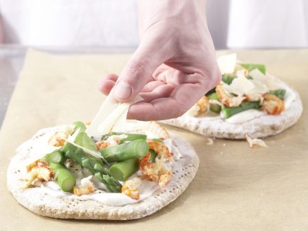 Pizza mit grünem Spargel Zubereitung Schritt 9 Pizza mit grünem Spargel Zubereitung Schritt 9