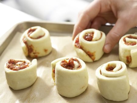 Pizzaschnecken Zubereitung Schritt 7 Pizzaschnecken Zubereitung Schritt 7