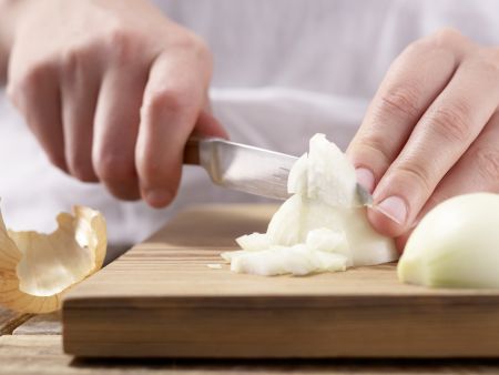 Pürierte Pastinakensuppe Zubereitung Schritt 2 Pürierte Pastinakensuppe Zubereitung Schritt 2