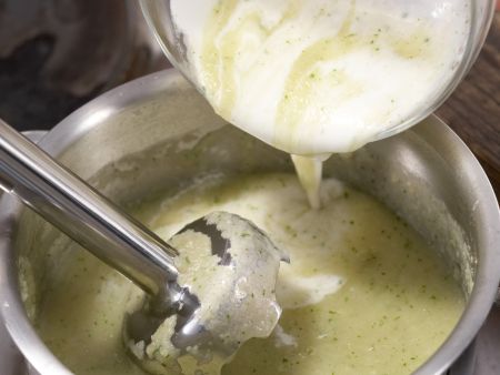 Pürierte Pastinakensuppe Zubereitung Schritt 6 Pürierte Pastinakensuppe Zubereitung Schritt 6