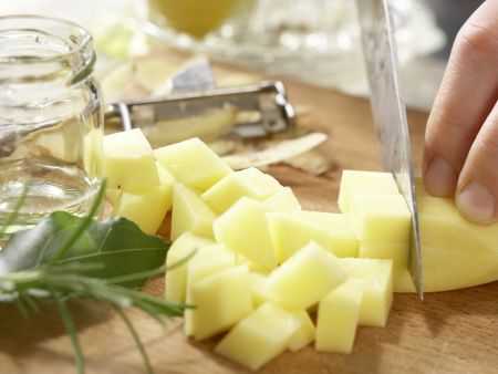 Räucherforelle auf grünem Salat Zubereitung Schritt 3 Räucherforelle auf grünem Salat Zubereitung Schritt 3