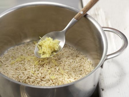 Reisauflauf mit Kirschen Zubereitung Schritt 1 Reisauflauf mit Kirschen Zubereitung Schritt 1
