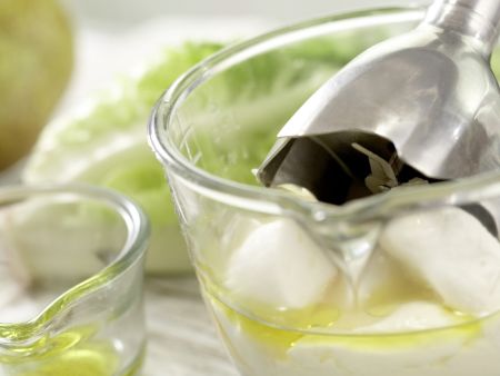 Römersalat mit Birne Zubereitung Schritt 2 Römersalat mit Birne Zubereitung Schritt 2