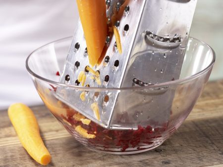 Rote-Bete-Möhren-Salat Zubereitung Schritt 2 Rote-Bete-Möhren-Salat Zubereitung Schritt 2