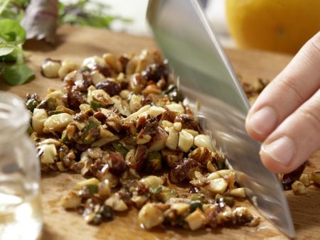 Salat mit Karamellnüssen Zubereitung Schritt 3 Salat mit Karamellnüssen Zubereitung Schritt 3