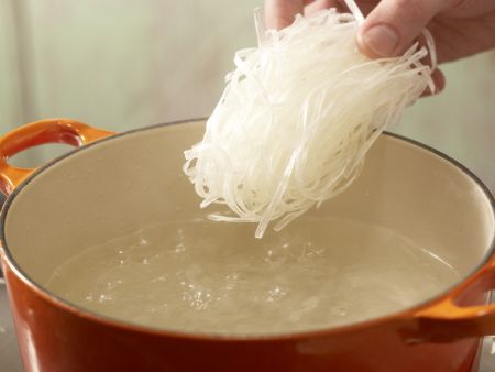 Scharfe Gemüsenudeln Zubereitung Schritt 6 Scharfe Gemüsenudeln Zubereitung Schritt 6
