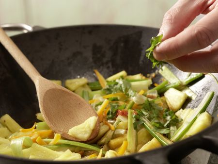Scharfe Gemüsenudeln Zubereitung Schritt 8 Scharfe Gemüsenudeln Zubereitung Schritt 8