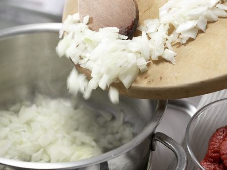 Scharfe Tomatensauce Zubereitung Schritt 1 Scharfe Tomatensauce Zubereitung Schritt 1