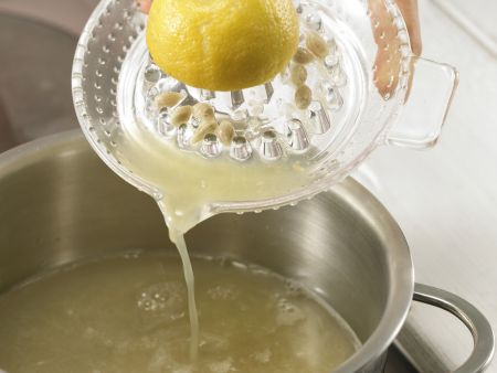 Schnelles Erdbeersorbet Zubereitung Schritt 1 Schnelles Erdbeersorbet Zubereitung Schritt 1