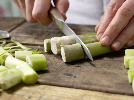 Schnitzelpfanne mit Spargel Zubereitung Schritt 3 Schnitzelpfanne mit Spargel Zubereitung Schritt 3