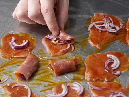 Schweinefilet-Röllchen Zubereitung Schritt 5 Schweinefilet-Röllchen Zubereitung Schritt 5