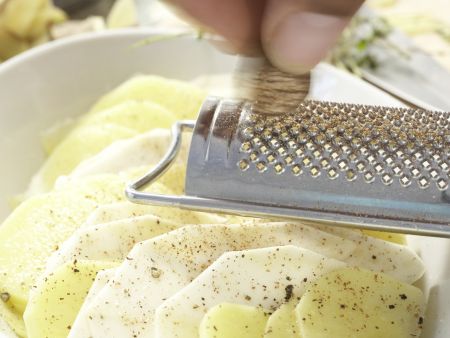 Sellerie-Kartoffel-Gratin Zubereitung Schritt 6 Sellerie-Kartoffel-Gratin Zubereitung Schritt 6