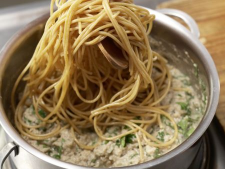 Spaghetti mit cremiger Thunfischsauce Zubereitung Schritt 10 Spaghetti mit cremiger Thunfischsauce Zubereitung Schritt 10