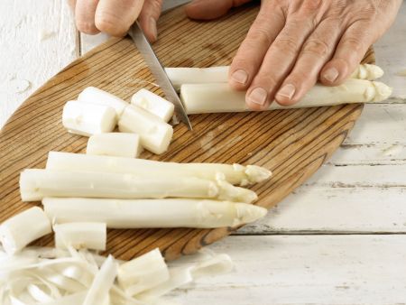 Spargel mit Limetten-Hollandaise Zubereitung Schritt 1 Spargel mit Limetten-Hollandaise Zubereitung Schritt 1
